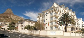The Bantry Bay Luxury Suites - Exterior with Lions Head
